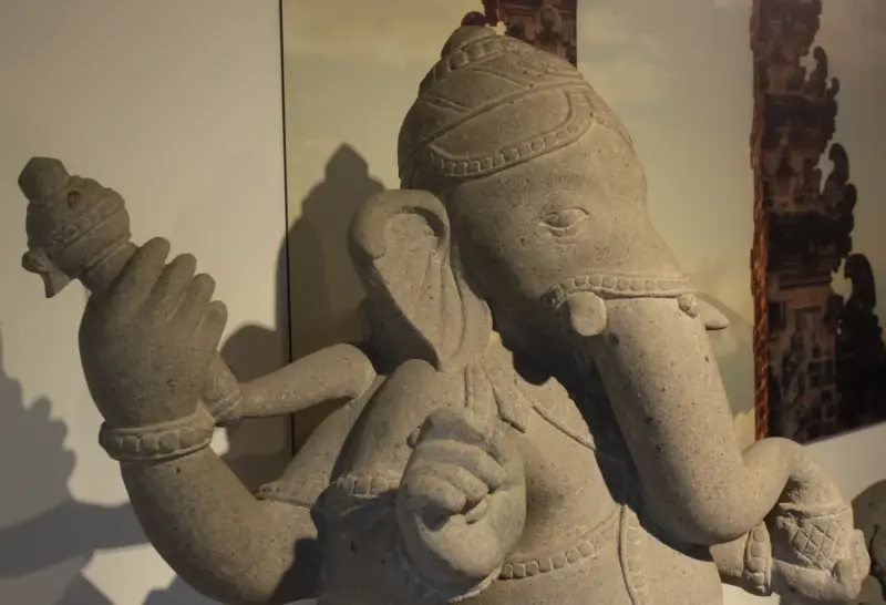 Artikelbild 6 des Artikels “Ganesha tanzend, Flussstein, ca. 100 cm Höhe “
